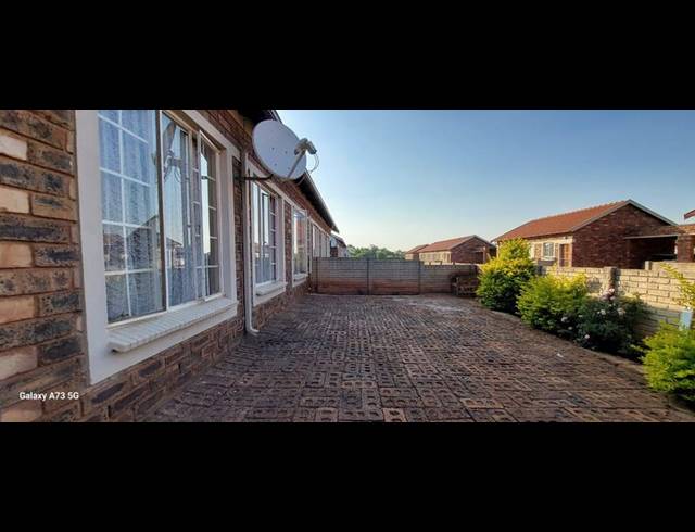 3 BEDROOM TOWNHOUSE FOR SALE IN THE ORCHARDS